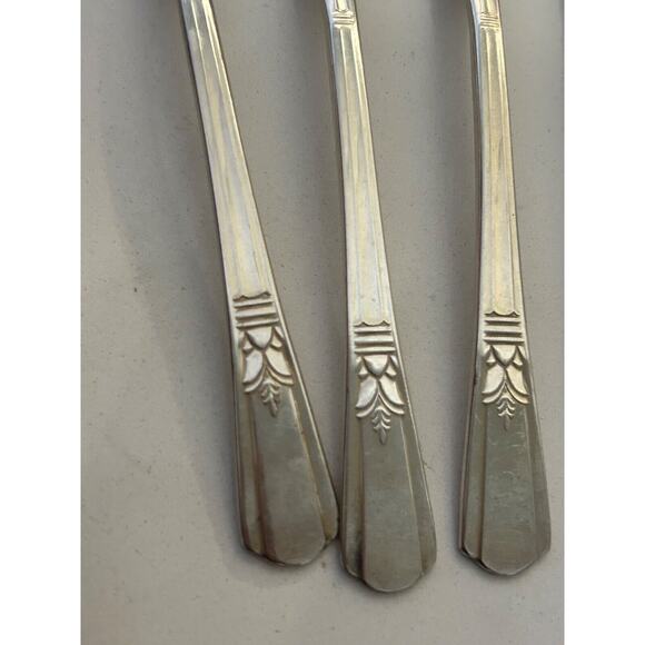 Set of 8 Court International Silverplate Sovereign Pattern Salad Forks Vintage - Picture 2 of 7
